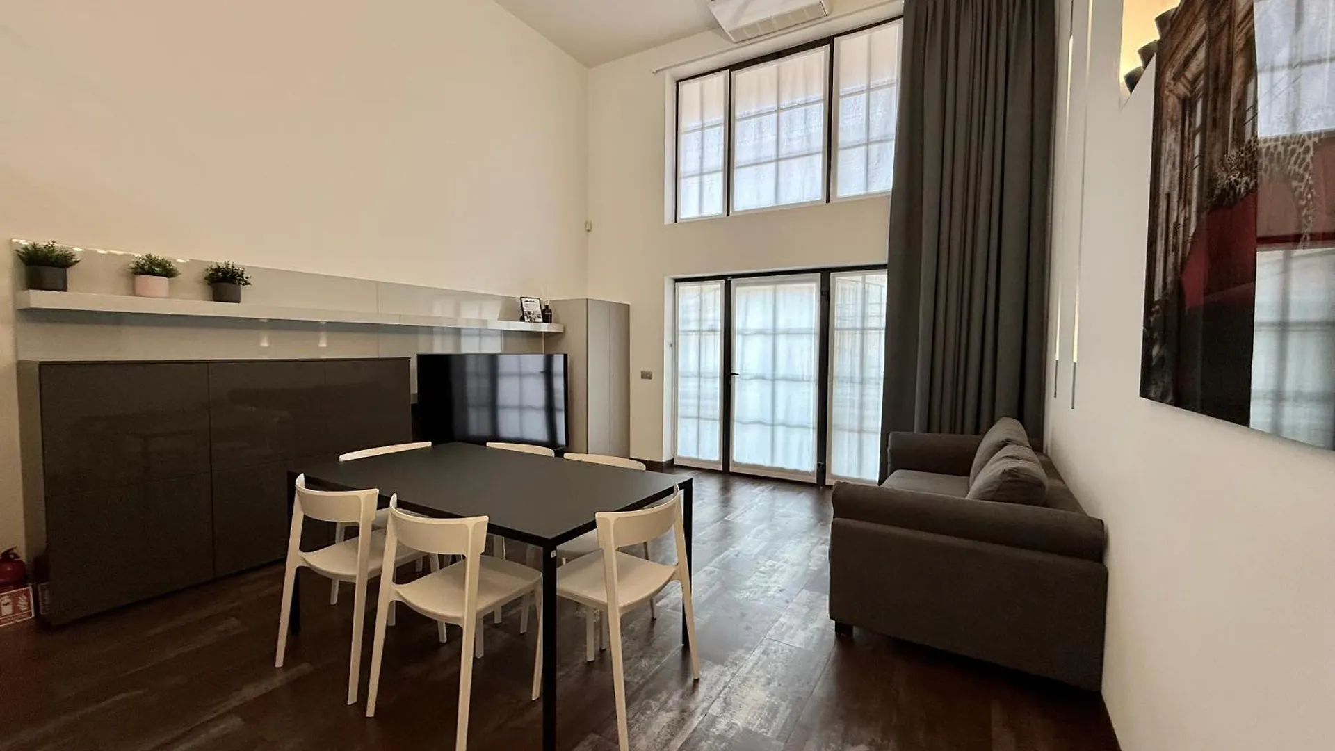 Appartement Luxury House In Milano Pietrasanta 120 Mq 0*, Milan