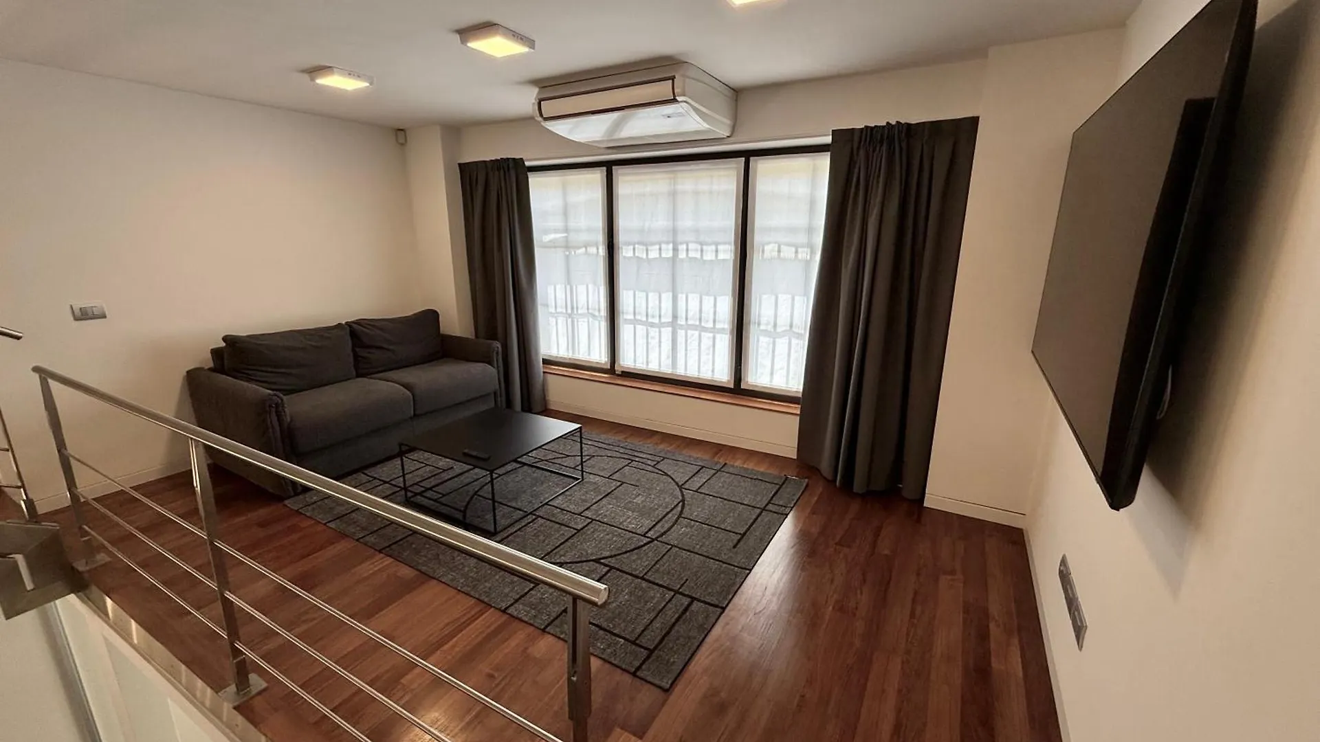 Apartamento Luxury House In Milano Pietrasanta 120 Mq 0*,  Italia